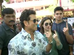 Unseen pictures of sachin tendulkar's family consisting of his father, mother, wife, son & his daughter. Maharashtra Elections 2019 Sachin Tendulkar Casts His Vote In Mumbai With Family