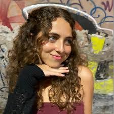 Kate Casper's Instagram, Twitter & Facebook