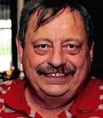 Kenneth Rondeau's Instagram, Twitter & Facebook