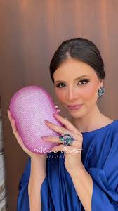 Conjunto Cravejado Mix de Lavanda, Verde e Azul 🔥 Brinco Cravejado  R$109,90 Anel Cravejado R$99,90 Clutch R$269,90 Todos os Acessórios estão  em nossa Loja Online, o link para compra está disponível na ...