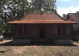 Rumah adat sunda memiliki gaya yang sama seperti rumah adat di indonesia lainnya, yaitu berbentuk rumah panggung. Terlengkap 5 Rumah Adat Yogyakarta Beserta Penjelasannya