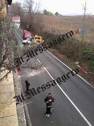 Dopo lo schianto, uno dei tir ha preso. Guidonia Incidente In Via Tiburtina Morti Quattro Ragazzi