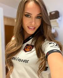 Katrina Maria 🔰 (KatrinaMariia@)