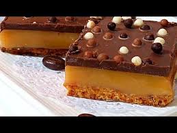 حضري ألذ و أرووع مربعات الكراميل والشكولا بمذاق سنيكرز لا تفوتكم Youtube Desserts Cheesecake Food