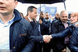 Nie sądzicie, że pan morawiecki bez okularów wygląda dziwnie? Wybory Do Europarlamentu 2019 Premier Morawiecki W Lodzkiem O Braku Tolerancji Pis Dla Pedofilii I Polsce B