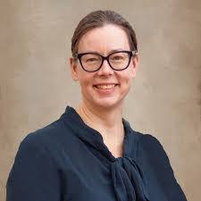 Julie Lundquist's Instagram, Twitter & Facebook