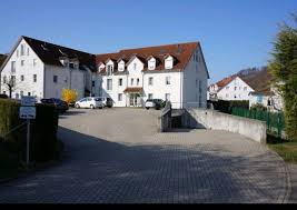 Mit 11 wohnungen die hier im letzten jahr neu entstanden, sollte rheinfelden (baden) für jeden, der. 3 Zimmer Wohnung Zu Vermieten Kirchstrasse 9 79618 Rheinfelden Herten Rheinfelden Baden Mapio Net