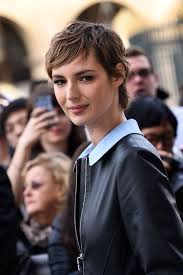 Delphine (louise bourgoin) et yvan (gilles lellouche) divorcent d'un commun accord. Louise Bourgoin Professeur D Arts Plastiques