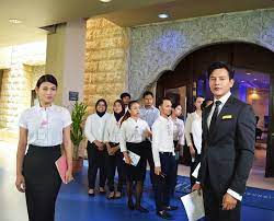 Khabarnya, zara zya dan nazim othman bakal mona itu berjaya menyakinkan pengarah2 hotel untuk memecat melisa daripada jawatannya. Edtv Sembang Para Pelakon Drama Monalisa