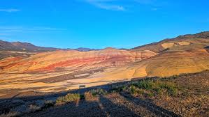 Seattle to Oregon Road Trip: Painted Hills, Blue Basin, Tamolitch Blue  Pool, Silver Falls & Ape Cave