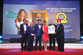 Nicol david became the first player to win a world junior individual title twice when she retained her title on her home island of penang in don't forget to watch our last coffee talk session with our amazing speaker, datuk nicol ann david 27 march 2021 / saturday 8.30 pm to. Datuk Nicol Ann David Receiving The Brandlaureate Book Of World Records From Left Dato Robert Wong