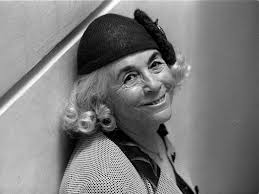 La biografía de Carmen Martín Gaite de José Teruel se alza con el Premio  Comillas 2025