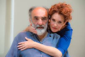 Lucrezia lante della rovere beccata in compagnia del suo nuovo amore la nota attrice italiana lucrezia lante della rovere, dopo aver perso il compagno nel 2016, oggi è tornata nuovamente ad amare. Il Padre Con Alessandro Haber E Lucrezia Lante Della Rovere Amat