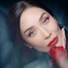 Ece Gürsel “İnanamam Yalanlarına”