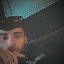 Anyone fancy playing getting bored of teams not helping their team mates  lol and just to have a laugh and chill make new friends 🤣18+