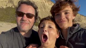 PHIL LESH & FRIENDS feat. ELLIOT PECK "LOOK AT MISS OHIO" I met Elliott  PeckPeck when I moved to the Bay Area several years back. As two  singer-songwriters ensnared in a Jamband