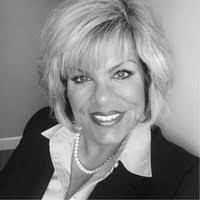 Laura Lemay's Instagram, Twitter & Facebook