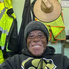 Stephanie Vaquer or Samantha Irvin