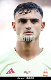 Paris, France. 9th Aug, 2024. Muhammad Abdallah Kounta of team France  reacts before the men's 4X400M relay round 1 of Athletics at the Paris 2024  Olympic Games in Paris, France, Aug. 9,