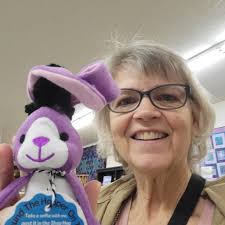 Found the hopper at Gruber's Quilt Shop , mixed in with the embroidery  threads.