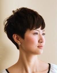 ミセスの力強いベリーショート 髪型 40代 50代 ヘアスタイル 50代 ヘアスタイル ショート