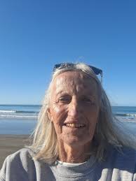 Hello guys ! I'm looking for someone for keeping a bag during 2 months in  Auckland. Do you know any luggage storage or something else closed to the  airport ? Thanks in