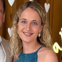 20+ "Amy Kee" profiles