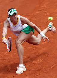 Fifth seed kiki bertens leaves the court in a wheelchair after her victory over sara errani before being accused by the italian of exaggerating her injury. Andrea Petkovic Die Ruckkehr Einer Charakterdarstellerin Tageswoche