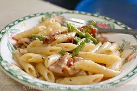 Jamie Oliver S Bacon And Asparagus Carbonara Recipe Carbonara Easy Pasta Recipes Carbonara Recipe