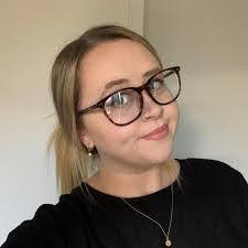 Kim Schuch's Instagram, Twitter & Facebook