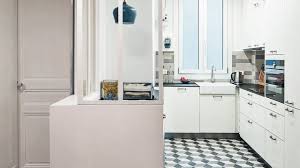 Cuisine Moderne Focus Sur Une Cuisine Semi Ouverte Avec Verriere Cote Maison