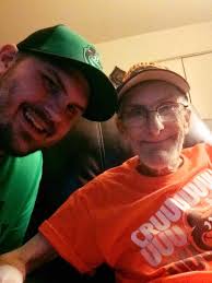 Fan gives historic home run ball to young kid