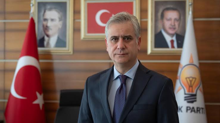 AK Parti Genel Başkan Yardımcısı Hasan Basri Yalçın yeni katılımların sinyalini vermişti., yapay zekayla üretilmiş