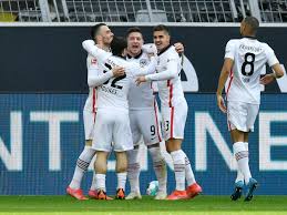 Dirk pšffgen/dirk pšffgen (dirk) laszlo bénes begann auffällig und traute sich wie bei seinem diagonalpass auf wendt viel zu. Eintracht Frankfurt Sieg Im Schlusselspiel 2 1 Uber Borussia Dortmund Eintracht