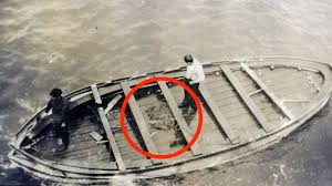 Da ist zum beispiel das ausweichmanöver des ersten offiziers: Was Im Letzten Rettungsboot Der Titanic Gefunden Wurde Titanic Untergang Der Titanic Titanic Schiff