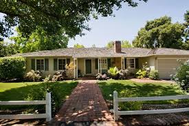 The midwood's key design features: Curb Appeal 20 Modest Yet Gorgeous Front Yards Ranch Exterior Ranch Style Homes Ranch House Decor