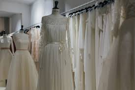 Maybe you would like to learn more about one of these? Brautkleider Von Elfenkleid Ein Besuch Im Laden Munchen