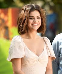 Why did selena gomez get a kidney transplant? Selena Gomez Dyes Hair Platinum Blonde Rare Instagram