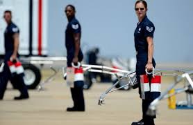 एयरपोर्ट ग्राउंड स्टाफ में करियर बनाने के लिए करने होंगे ये काम | Patrika  News | हिन्दी न्यूज