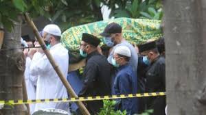 Pemakaman di (pondok pesantren) darul qur'an, tangerang, ujar adik kandung ali jaber, syekh muhammad jaber, di rs yarsi, kamis, 14 januari 2021. L0mgyxu4zcorsm