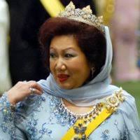 Kota bharu, taman perbandaran, abdul hamid, malaysia, raja perempuan kelantan, hospital, ismail petra, pengkalan chepa kota bharu 15 mac – raja perempuan kelantan, tengku anis tengku abdul hamid secara terbuka menyatakan dukacita dengan sikap. Royalty Their Jewelry Purseforum