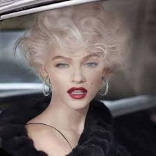 ศรี (@Srihamoi)