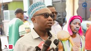 FAHYVANNY ATANGAZA KUWA NA MIMBA YA RAYVANNY PAULA ASHINDWA KUJIZUIA AMJIBU 