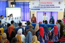Sma negeri 2 maros 43 km. Tim Penilai Lss Nasional Kunjungi Sman 5 Gowa Adnan Turut Lakukan Penyambutan