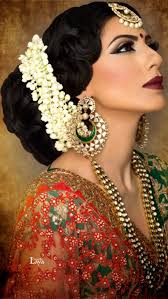 It isn't easy to decide shaadi hairstyle with our pretty indian outfits, right? Best Wedding Hairstyle Gajra Trendy Hairstyle Ideas In 2020