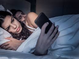 Cosas que hace tu pareja y que certifican que te va a ser infiel pronto