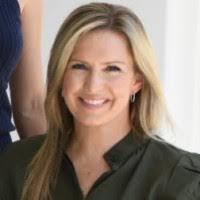 Nicole Layne's Instagram, Twitter & Facebook