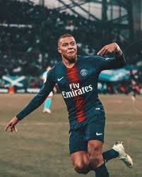 Weitere ideen zu blaue haare, kurze blaue haare, haare. 39 Kylian Mbappe Ideen Fussball Fussball Hintergrund Fussballbilder