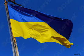 Acquista online una bandiera di ucraina qui ✓ il vostro negozio delle bandiere su internet ★ bandiere ucraina di diverse dimensioni e molti altri articoli con la bandiera di ucraina disponibili! Bandiera Di Ucraina Su Sfondo Cielo Blu Foto D Archivio Crushpixel