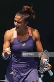 Ce match se déroule le 07 janvier 2020 et débute 02:00. Maria Sakkari Of Greece Celebrates After Winning A Point During Her Muscular Women Maria Play Tennis